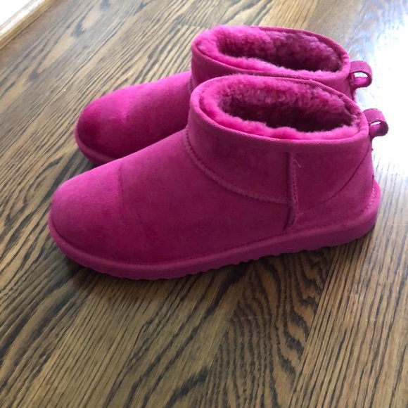 Magenta Ultra Mini Uggs - Picture 1 of 3